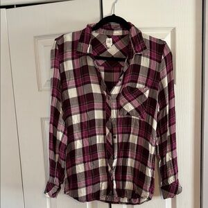 GAP Women’s Plaid Button-Up Shirt